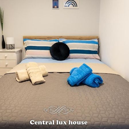Central Lux House Kalamata Bagian luar foto