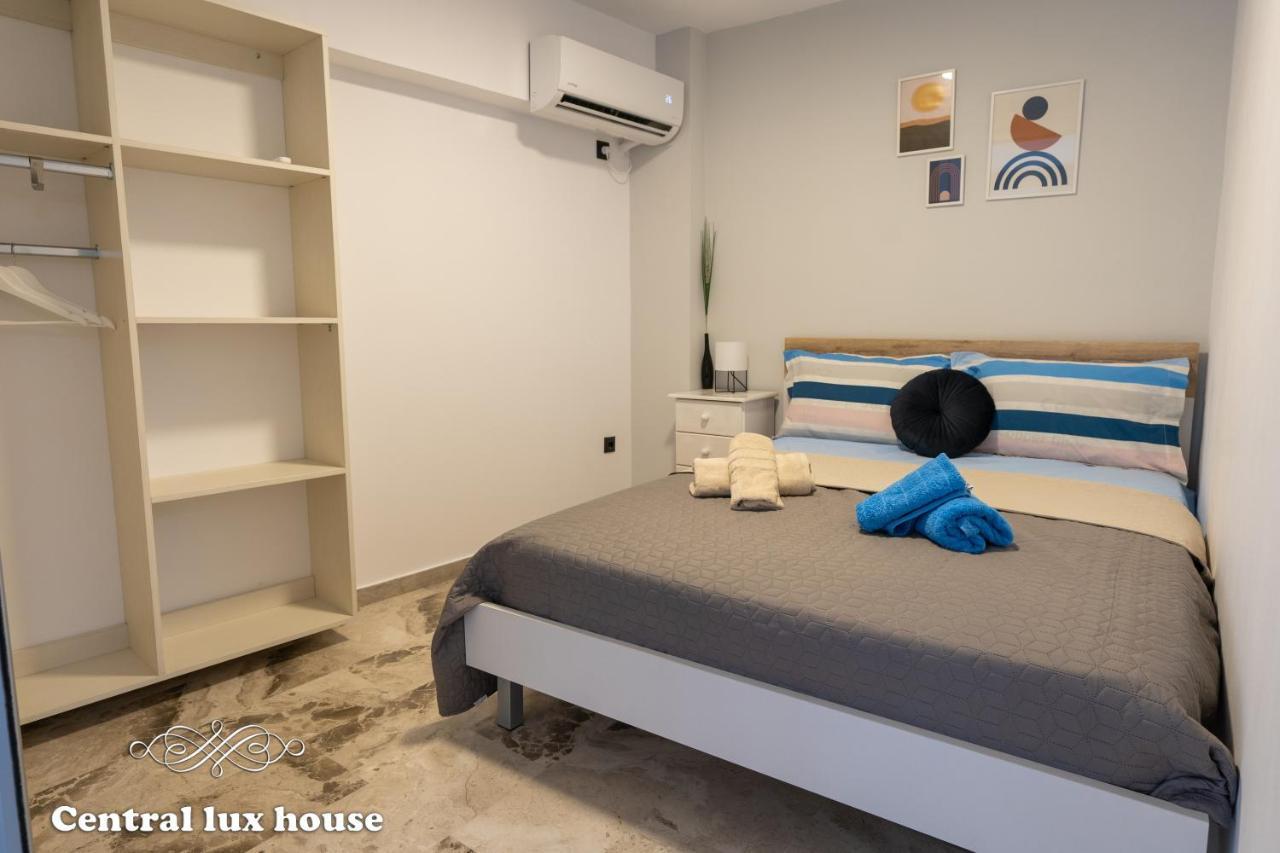 Central Lux House Kalamata Bagian luar foto