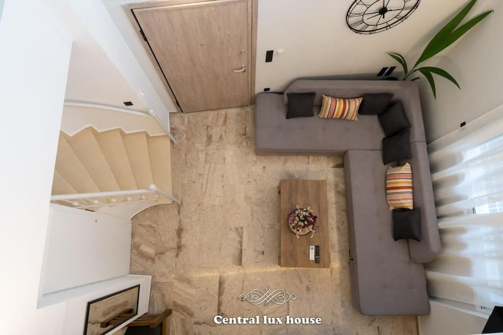 Central Lux House Kalamata Bagian luar foto